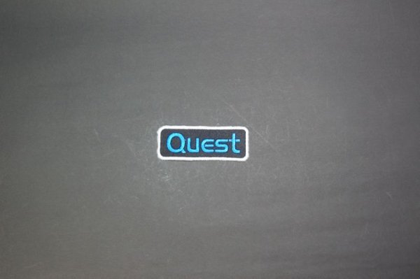 画像1: クエスト QP0026  ワッペン小 (100×38）【メーカー直送になります】     (1)