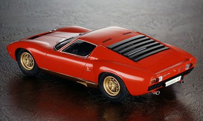 画像2: ハセガワ (HC13) 1/24 (1971年) ランボルギーニ ミウラ P400 SV “1971”