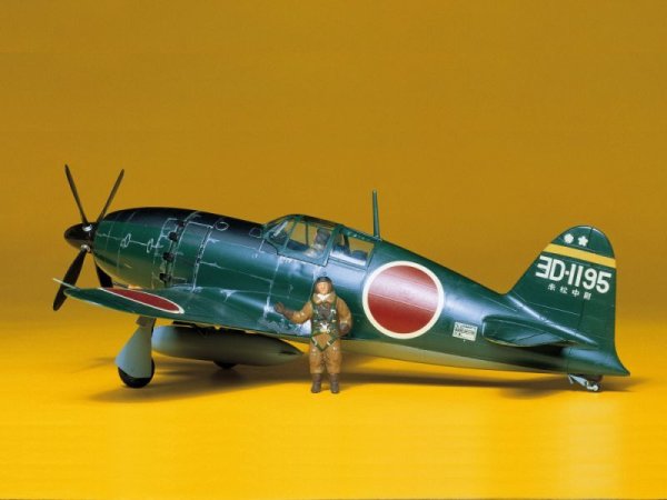 画像1: タミヤ（61018）1/48 日本海軍局地戦闘機 雷電21型 （J2M3）   (1)
