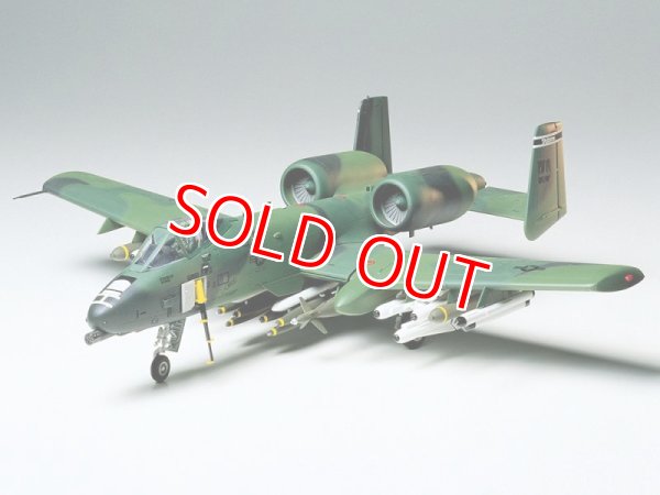 画像1: タミヤ（61028）1/48 フェアチャイルド・リパブリック A-10A サンダーボルトII   (1)