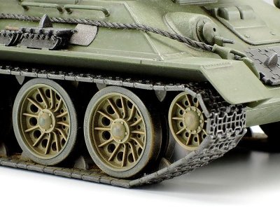 画像3: タミヤ (99) 1/48 (1941年) ソビエト中戦車 T-34-85     