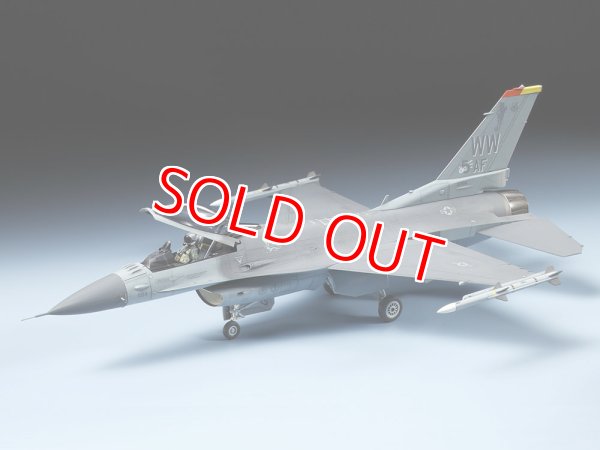 画像1: タミヤ（60786）1/72 ロッキード マーチン F-16CJ [ブロック50] ファイティング ファルコン   (1)