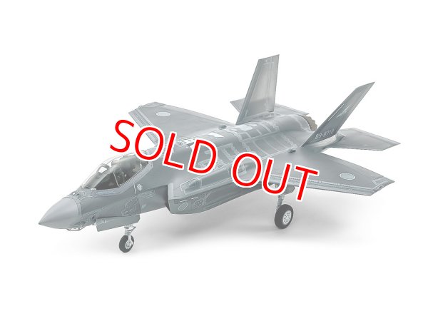 画像1: タミヤ (61124) 1/48 ロッキード マーチンF-35A ライトニングII     (1)
