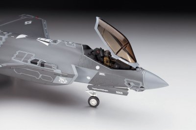 画像2: ハセガワ (E42) 1/72 F-35A ライトニングII