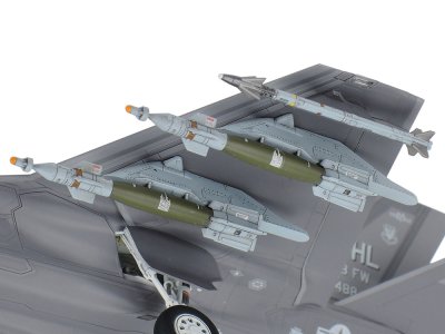 画像3: タミヤ (60792) 1/72 ロッキード マーチンF-35A ライトニングII