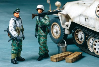 画像3: タミヤ(32564)1/48 ハノマーク装甲兵員輸送車D型 シュッツェンパンツァー