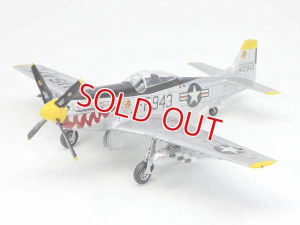 画像1: タミヤ（60754）1/72 ノースアメリカン F-51D マスタング （朝鮮戦争仕様）   (1)