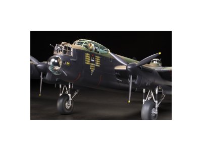 画像2: タミヤ(61112)1/48 アブロ ランカスター B Mk.I/III