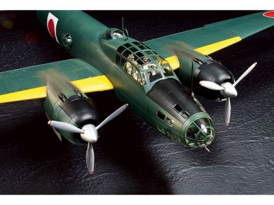 画像2: タミヤ(61110)1/48 一式陸上攻撃機11型 山本長官搭乗機 (人形17体付き)