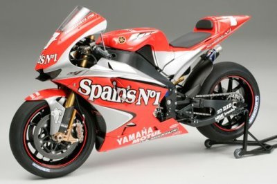 画像1: タミヤ（14100）1/12 ヤマハ YZR-M1 ’04 No.7/No.33  