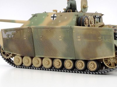 画像2: タミヤ (35381) 1/35 ドイツIV号駆逐戦車/70(A)