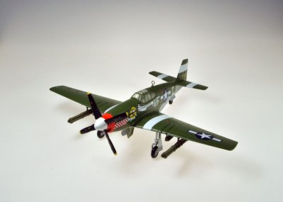 画像2: 童友社 (18) 1/72 塗装済み完成品 P-51Bマスタング