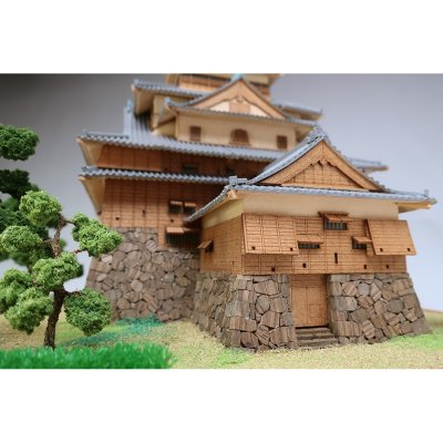 画像2: ウッディジョー (NO.333) 1/150 松江城 木製模型 組立キット 