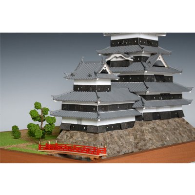画像1: ウッディジョー (NO.334) 1/150 松本城(改良版)木製模型 組立キット