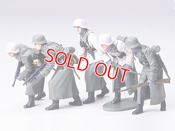 画像1: タミヤ（35256）1/35 ドイツ冬季装備歩兵 進撃セット   (1)