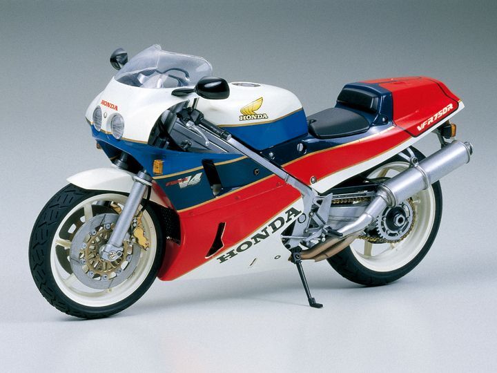 画像1: タミヤ (57) 1/12 ホンダ VFR750R     