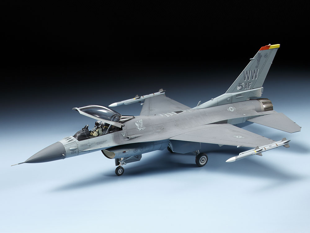 画像1: タミヤ (86)   1/72 ロッキード マーチン F-16CJ [ブロック50] ファイティング ファルコン    