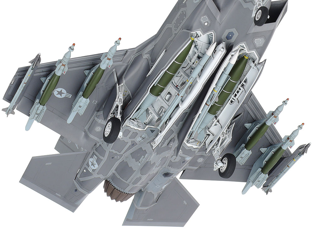 画像: タミヤ (124) 1/48 ロッキード マーチンF-35A ライトニングII    