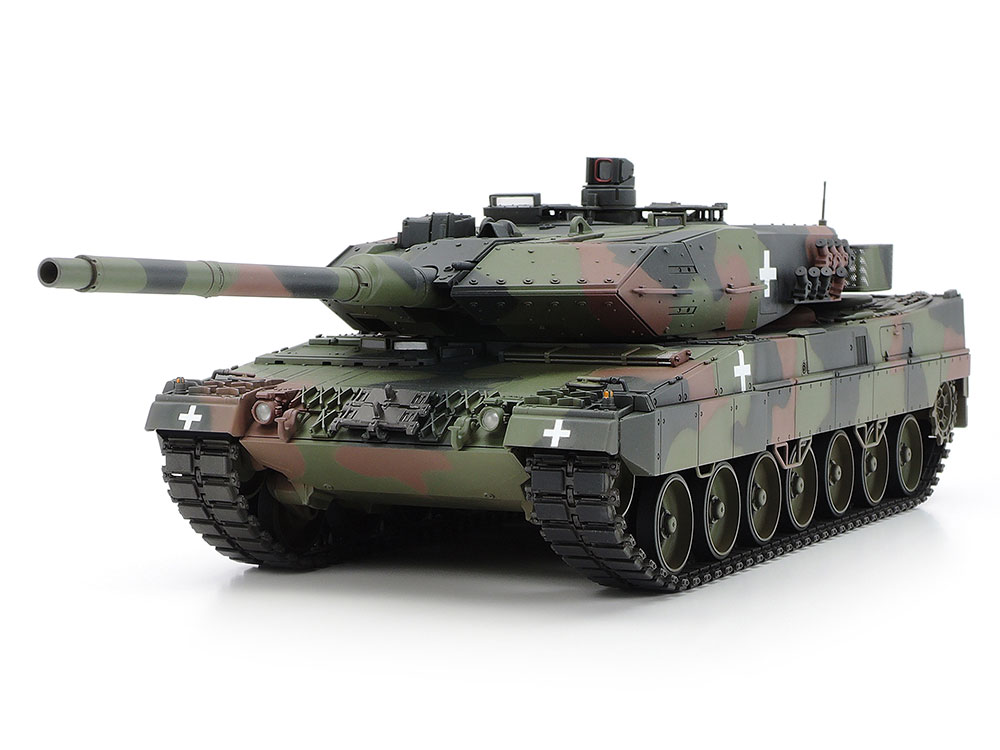 画像1: 【限定商品】タミヤ (25207) 1/35 レオパルト2A6戦車“ウクライナ軍”  