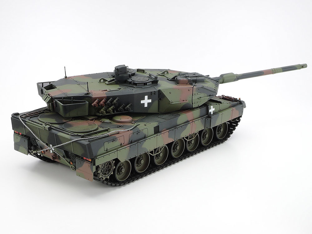 画像: 【限定商品】タミヤ (25207) 1/35 レオパルト2A6戦車“ウクライナ軍”  