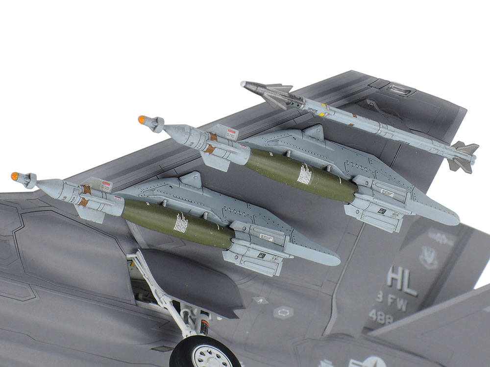 画像: タミヤ (60792) 1/72 ロッキード マーチンF-35A ライトニングII   